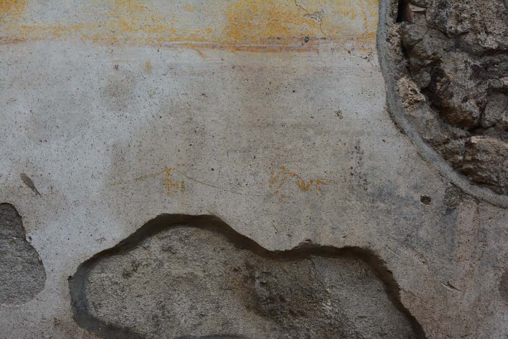 IX.5.11 Pompeii. March 2017. Room k, zoccolo below central panel on east wall with remaining painted decoration.
Foto Christian Beck, ERC Grant 681269 D�COR.
