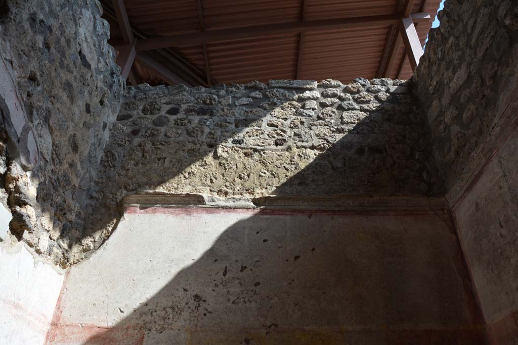 IX.5.11 Pompeii. May 2017. Room f, upper south wall.
Foto Christian Beck, ERC Grant 681269 D�COR.
