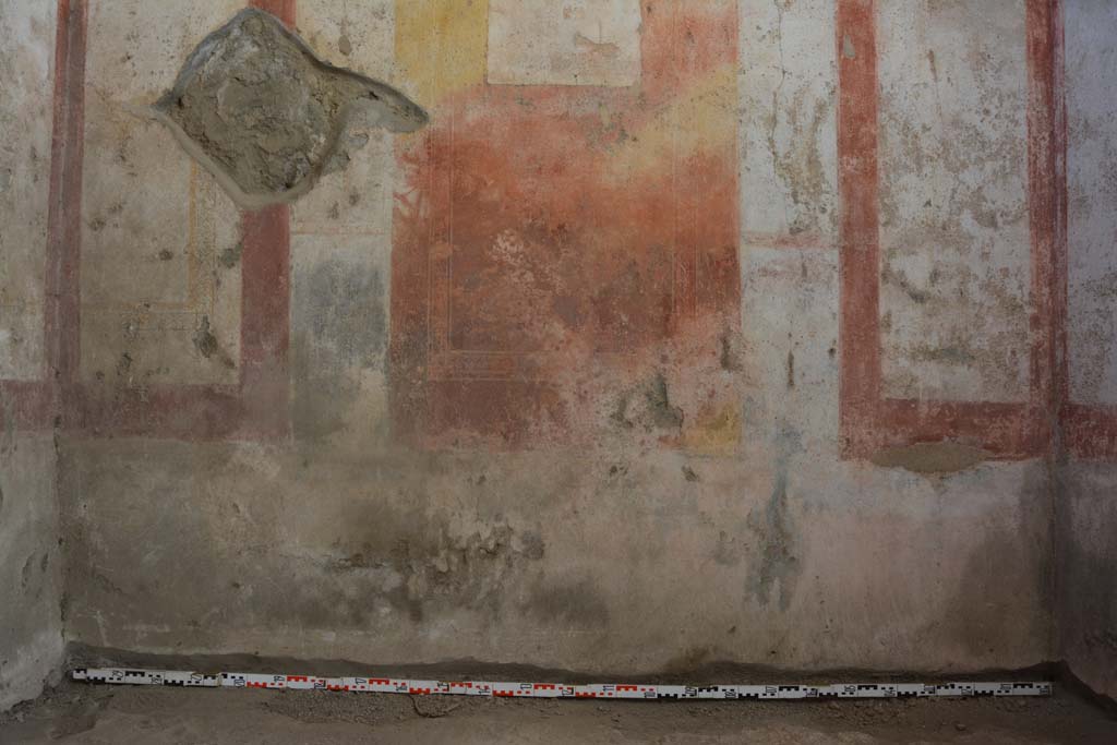 IX.5.11 Pompeii. May 2017. Room f, looking towards lower north wall.
Foto Christian Beck, ERC Grant 681269 D�COR.
