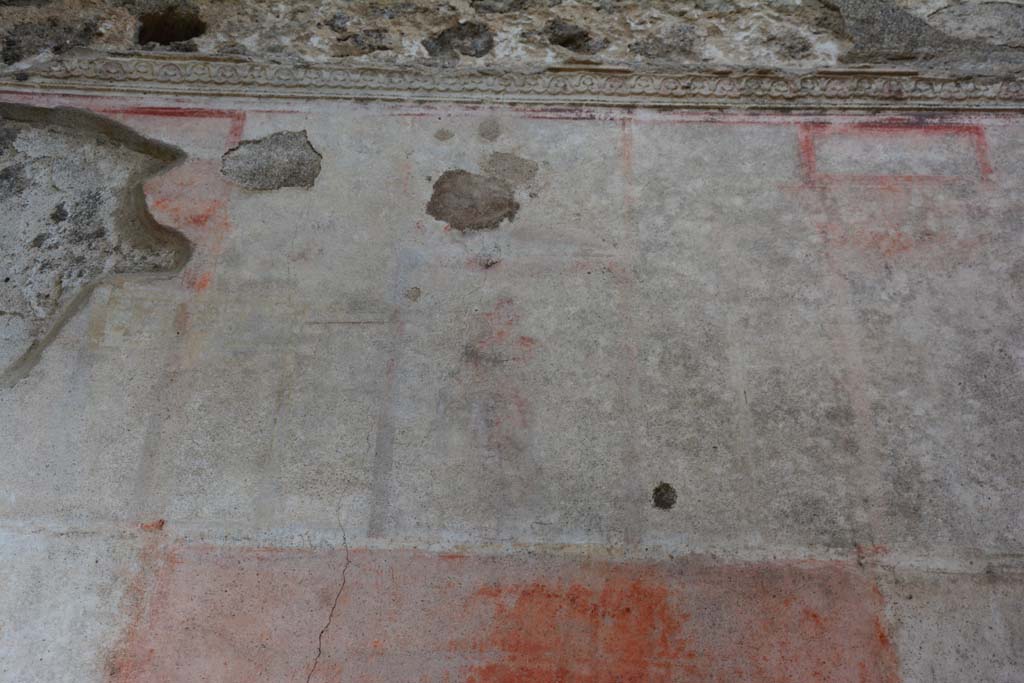 IX.5.11 Pompeii. March 2017. Room e, upper south wall and painted figure.
Foto Christian Beck, ERC Grant 681269 DÉCOR.