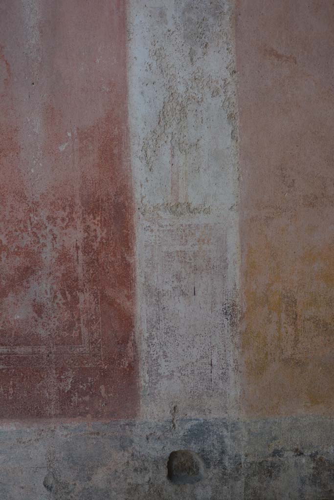 IX.5.11 Pompeii. May 2017.
Room e, panel with remains of architectural view on east end of central panel on south wall.
Foto Christian Beck, ERC Grant 681269 DÉCOR.