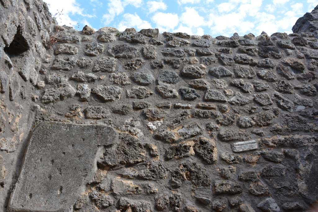 IX.5.11 Pompeii. May 2017. Room o, upper south wall at east end.
Foto Christian Beck, ERC Grant 681269 DÉCOR.