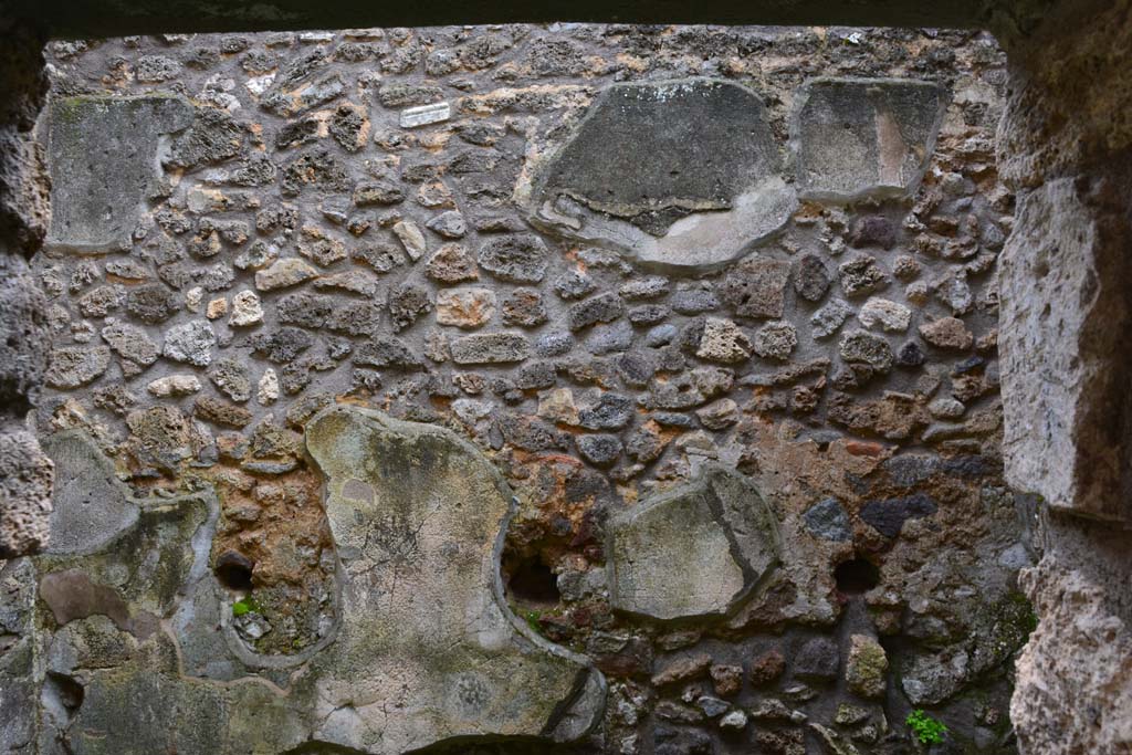 IX.5.11 Pompeii. March 2017. Room o, looking towards south wall through small doorway from room u.
Foto Christian Beck, ERC Grant 681269 DÉCOR.