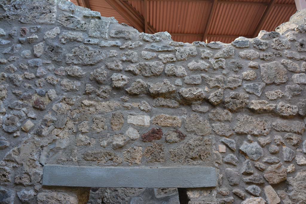 IX.5.11 Pompeii. May 2017. Room o, upper north wall above doorway to understairs area.
Foto Christian Beck, ERC Grant 681269 DÉCOR.