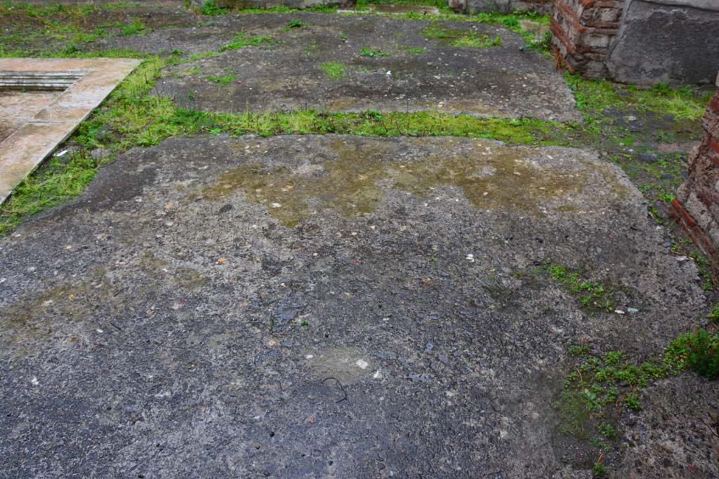 IX.5.11 Pompeii. March 2017. Atrium b, looking west across flooring at north end of atrium.
Foto Christian Beck, ERC Grant 681269 DÉCOR.