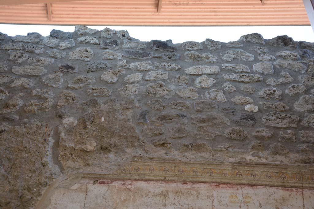 IX.5.11 Pompeii. May 2017. Room g, detail of stucco frieze from north wall.
Foto Christian Beck, ERC Grant 681269 DÉCOR.