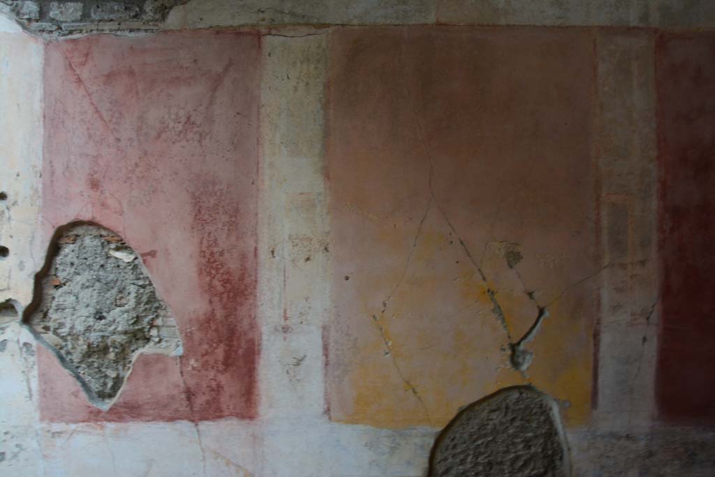 IX.5.11 Pompeii. March 2017. Room h, panel at west end and centre of north wall.
Foto Christian Beck, ERC Grant 681269 DÉCOR.