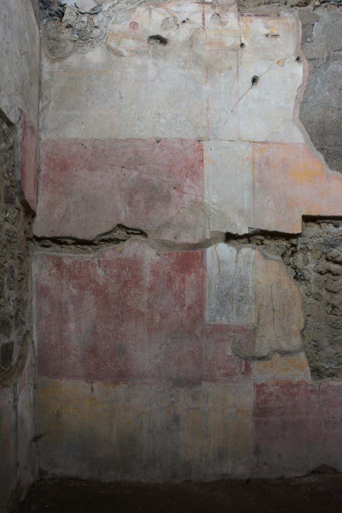 IX.5.11 Pompeii. March 2017. Room i, looking towards west wall at south end.
Foto Christian Beck, ERC Grant 681269 DÉCOR.