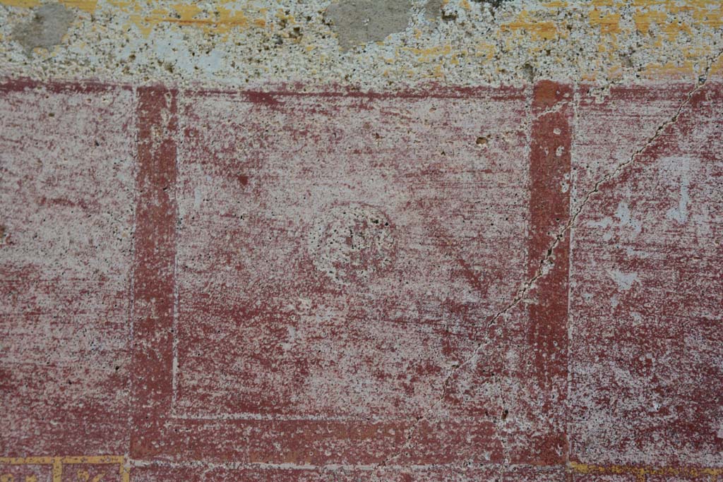 IX.5.11 Pompeii. March 2017. Room I (L), detail from zoccolo below central panel on east wall.
Foto Christian Beck, ERC Grant 681269 D�COR.
