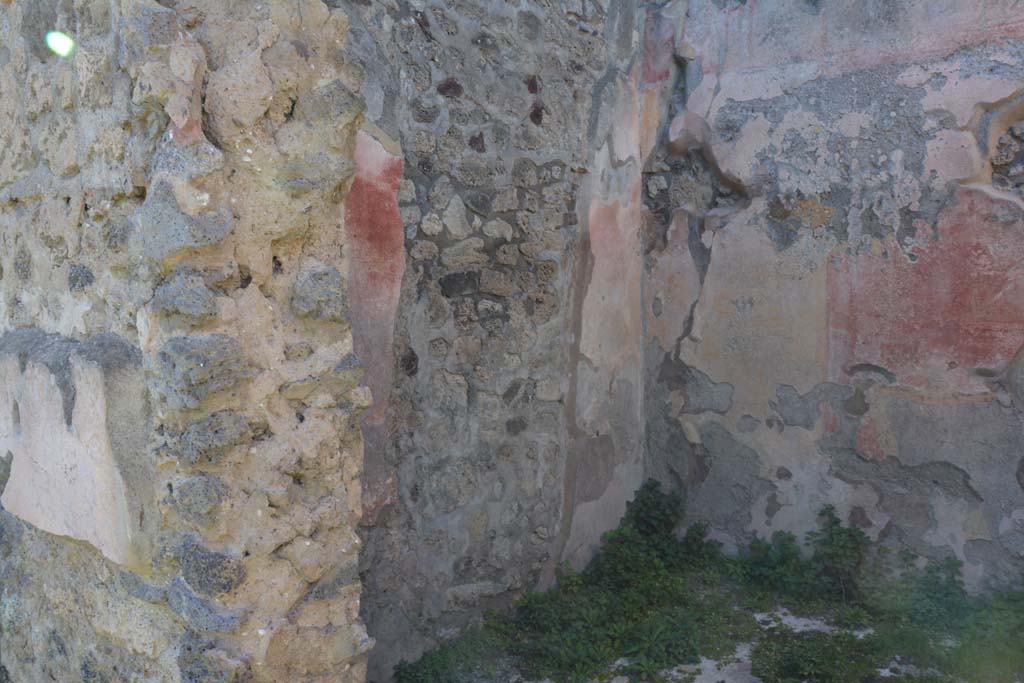IX.5.14 Pompeii. May 2017. Room �L�, looking towards west wall from entrance doorway.
Foto Christian Beck, ERC Grant 681269 D�COR.
