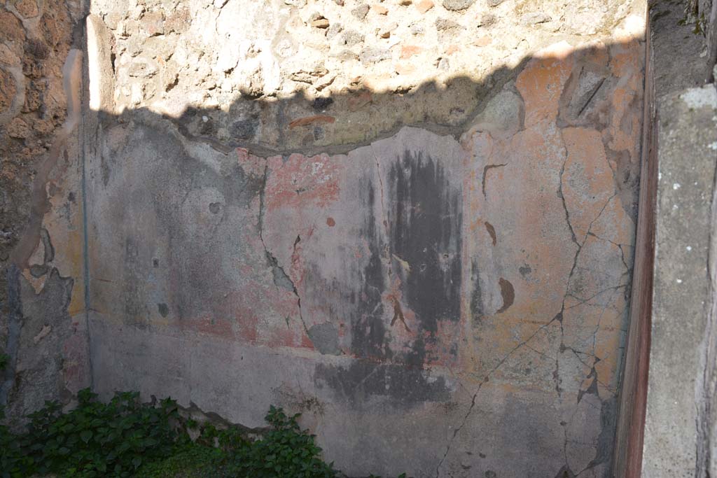 IX.5.14 Pompeii. May 2017. Room �L�, looking towards east wall from entrance doorway.
Foto Christian Beck, ERC Grant 681269 D�COR.

