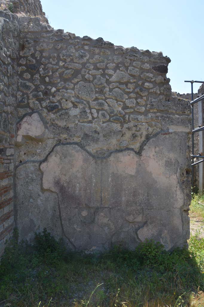IX.5.14 Pompeii. May 2017. Peristyle “k”, south-east corner, south wall next to room “o”.
Foto Christian Beck, ERC Grant 681269 DÉCOR.