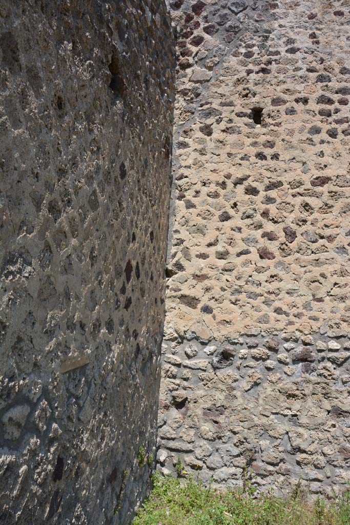 IX.5.14 Pompeii. May 2017. Peristyle �k�, north-west corner.
Foto Christian Beck, ERC Grant 681269 D�COR.
