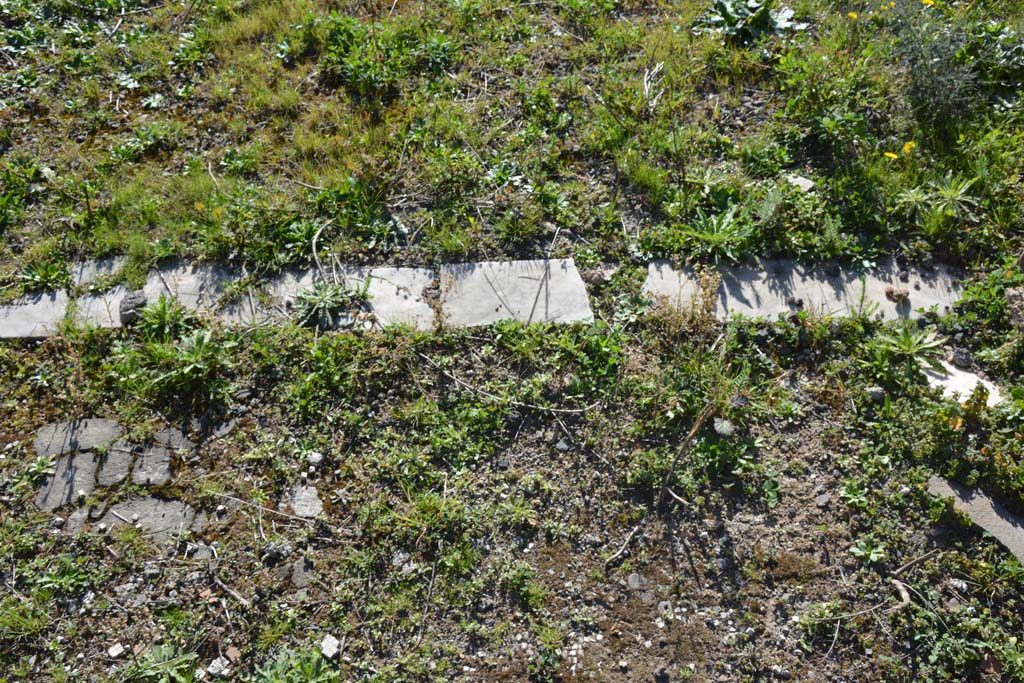 IX.5.14 Pompeii. May 2017. Room “m”, doorway threshold onto east portico of peristyle “k”.
Foto Christian Beck, ERC Grant 681269 DÉCOR.