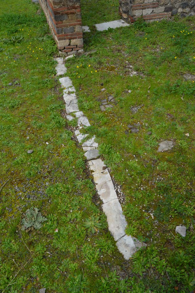 IX.5.14 Pompeii. March 2018.
Room “m”, threshold of large exedra or triclinium, looking north towards doorway into atrium.
Foto Taylor Lauritsen, ERC Grant 681269 DÉCOR.