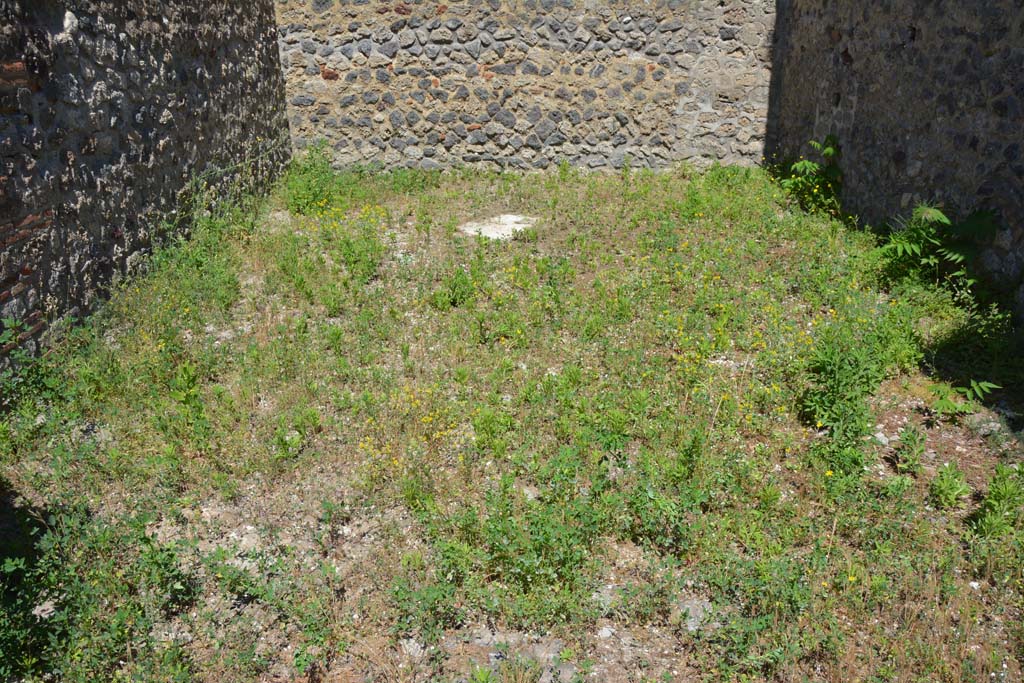 IX.5.14 Pompeii. May 2017. Room “m”, looking east across flooring.
Foto Christian Beck, ERC Grant 681269 DÉCOR.