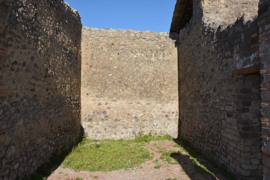 IX.5.14 Pompeii. May 2017. Room �n�, looking towards east wall. 
Foto Christian Beck, ERC Grant 681269 D�COR.


