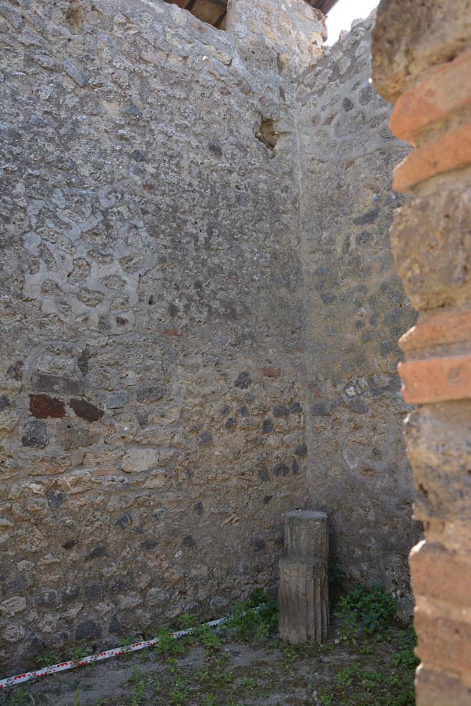 IX.5.14 Pompeii. May 2017. Room �o�, looking towards south-east corner.  
Foto Christian Beck, ERC Grant 681269 D�COR.
