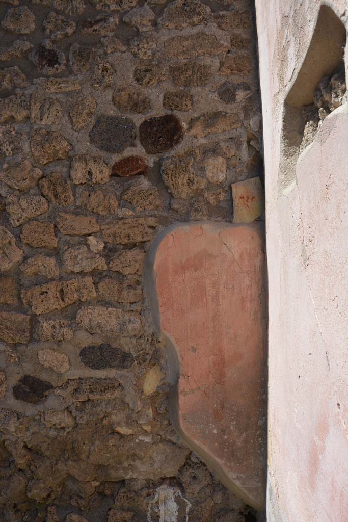 IX.5.14 Pompeii. May 2017. Room “f”, west wall at north end.
Foto Christian Beck, ERC Grant 681269 DÉCOR.