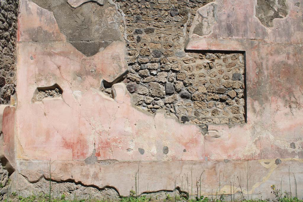 IX.5.14 Pompeii. May 2019. Room “f”, north wall at west end.
Foto Christian Beck, ERC Grant 681269 DÉCOR.