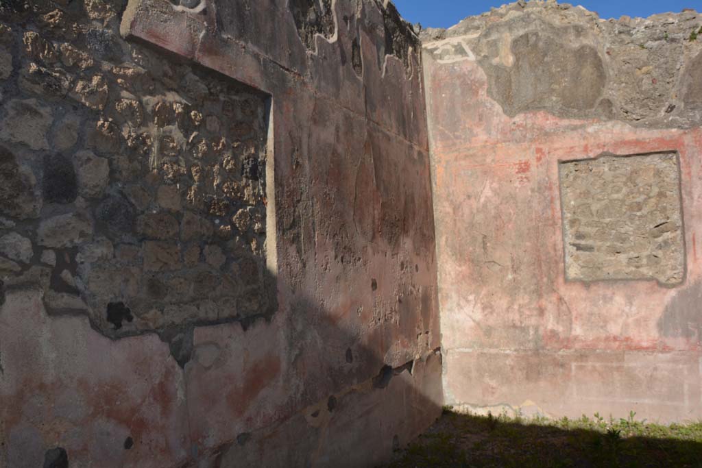 IX.5.14 Pompeii. March 2017. Room “f”, looking towards north-east corner.
Foto Christian Beck, ERC Grant 681269 DÉCOR.