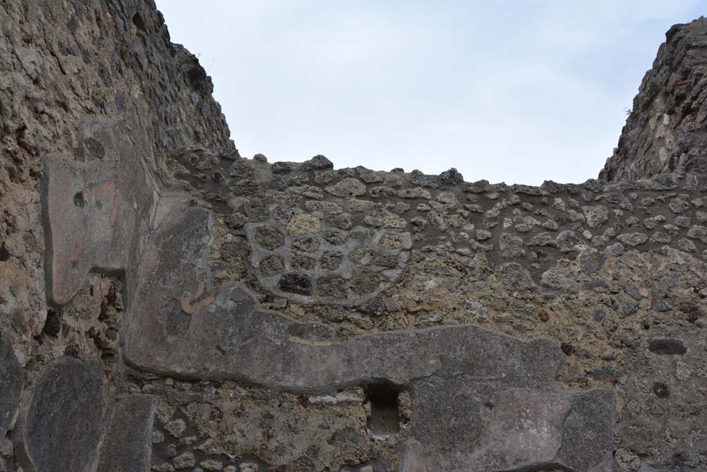 IX.5.14 Pompeii. May 2017. North ala �e�, looking towards upper east wall.
Foto Christian Beck, ERC Grant 681269 D�COR.
