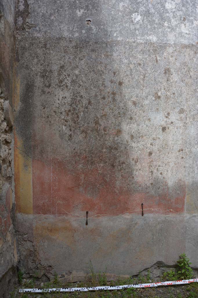 IX.5.14 Pompeii. May 2017. Room “d”, lower east wall in north-east corner.
Foto Christian Beck, ERC Grant 681269 DÉCOR.