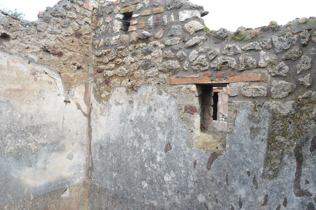 IX.5.14 Pompeii. March 2018. Room “d”, looking towards upper north-east corner in cubiculum.
Foto Taylor Lauritsen, ERC Grant 681269 DÉCOR.