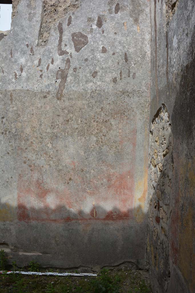 IX.5.14 Pompeii. May 2017. Room “d”, east wall at south end.
Foto Christian Beck, ERC Grant 681269 DÉCOR.