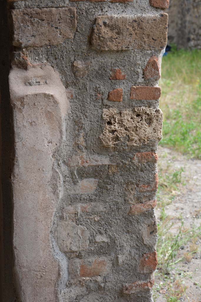 IX.5.14 Pompeii. May 2017. Room “c”, looking towards south side of doorway.
Foto Christian Beck, ERC Grant 681269 DÉCOR.
