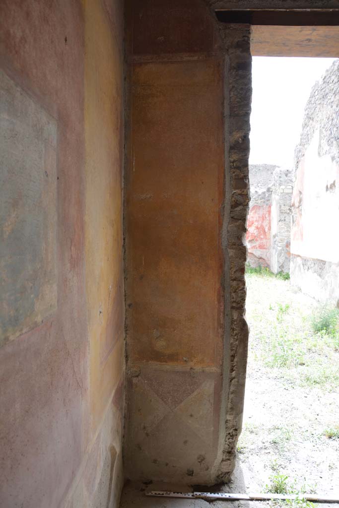 IX.5.14 Pompeii. May 2017. Room “c”, west wall in south-west corner.
Foto Christian Beck, ERC Grant 681269 DÉCOR.