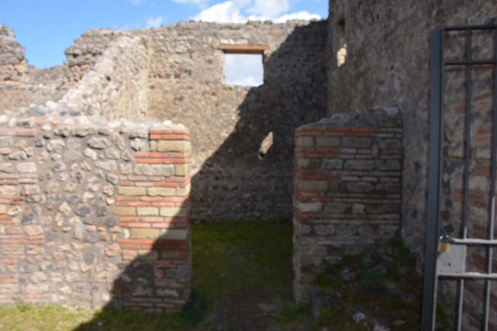 IX.5.16 Pompeii. March 2017. Room a’, looking east across atrium towards doorway to room b’, in south-east corner.
Foto Christian Beck, ERC Grant 681269 DÉCOR.