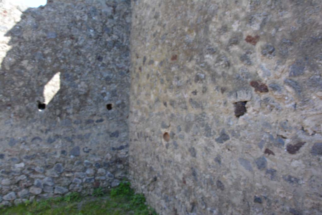 IX.5.16 Pompeii. March 2017. Room b’, looking towards south-east corner.
Foto Christian Beck, ERC Grant 681269 DÉCOR.