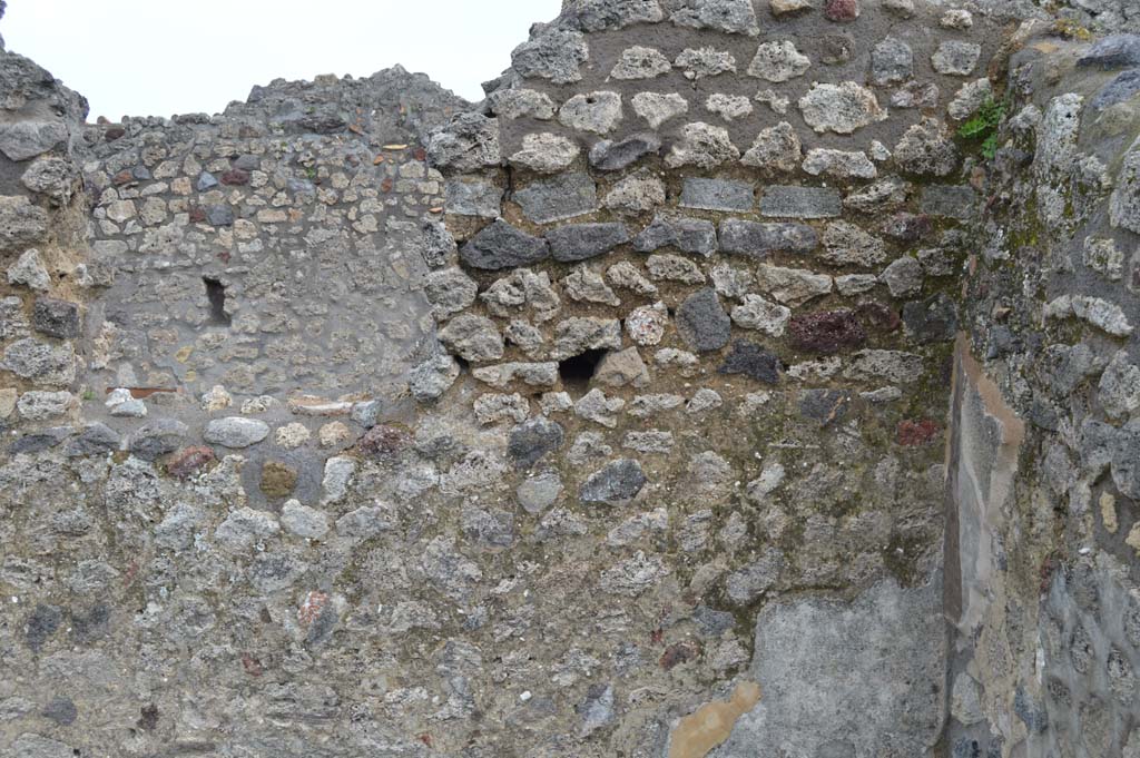 IX.5.16 Pompeii. March 2018. Looking towards upper east wall in ala ‘c’, in south-east corner.
Foto Taylor Lauritsen, ERC Grant 681269 DÉCOR