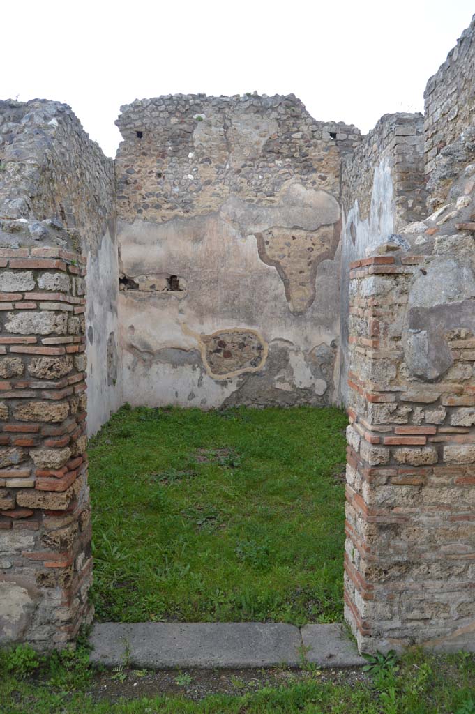 IX.5.16 Pompeii. March 2018. Doorway in north wall of ala c’, into triclinium d’ , looking north.
Foto Taylor Lauritsen, ERC Grant 681269 DÉCOR.