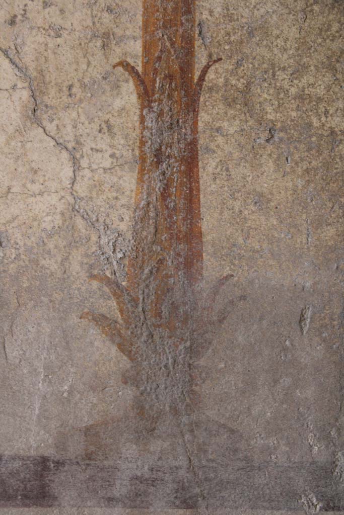 IX.5.16 Pompeii. May 2019. Room f’, detail of base of painted candelabra on south wall.
Foto Christian Beck, ERC Grant 681269 DÉCOR.