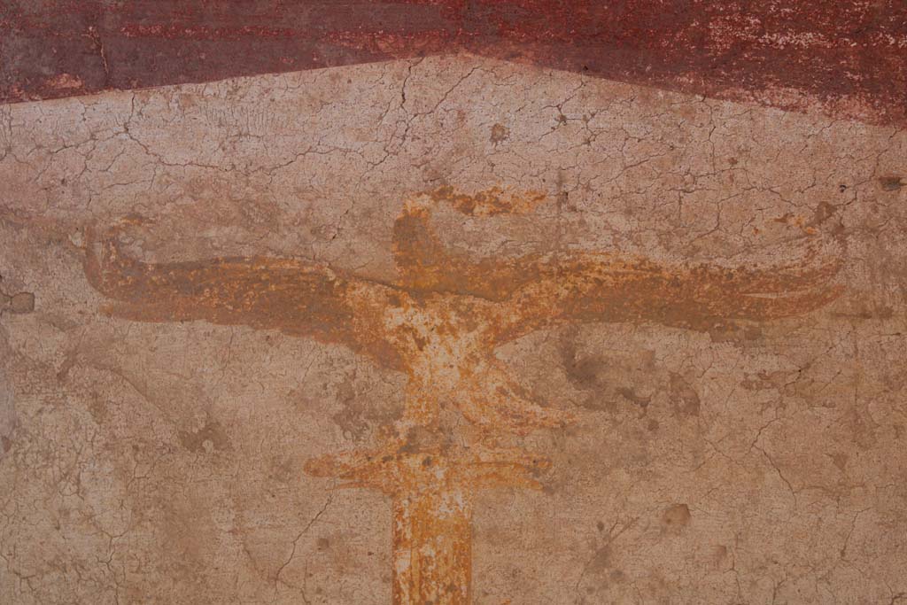 IX.5.16 Pompeii. May 2019. Room f’, detail of painted eagle on top of candelabra in centre of north wall.
Foto Christian Beck, ERC Grant 681269 DÉCOR.