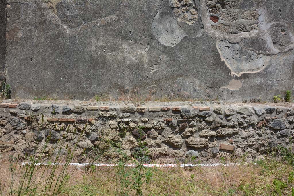 IX.5.17/6 Pompeii. May 2017. Room x, looking towards lower east wall.
Foto Christian Beck, ERC Grant 681269 D�COR.
