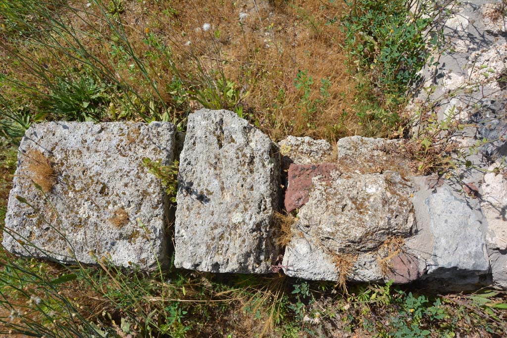 IX.5.18 Pompeii. May 2017. Room k, detail of wall, from above.
Foto Christian Beck, ERC Grant 681269 DÉCOR.