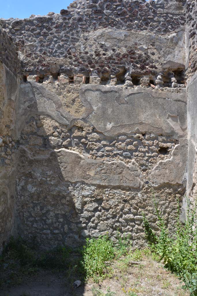 IX.5.18 Pompeii. May 2017. Room r, looking towards north wall.
Foto Christian Beck, ERC Grant 681269 DÉCOR.