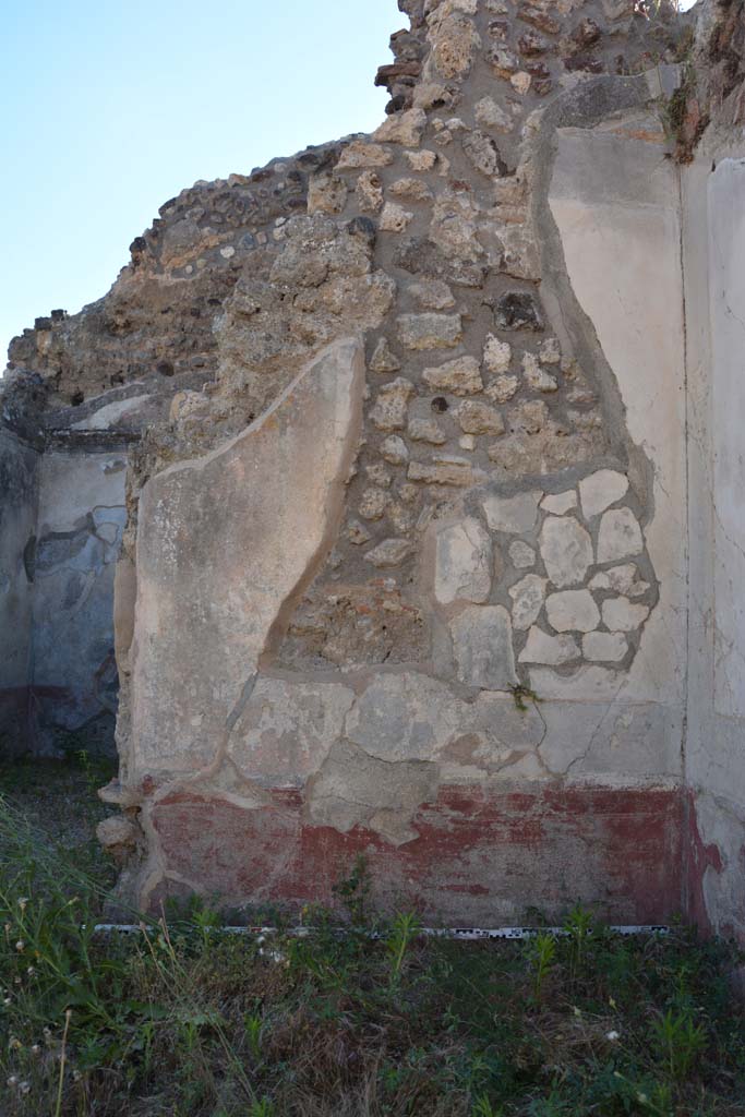 IX.5.18 Pompeii. May 2017. Room l (L), west wall at north end.
Foto Christian Beck, ERC Grant 681269 DÉCOR.