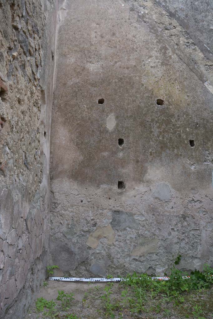 IX.5.18 Pompeii. May 2017. Room c, south-east corner and south wall.
Foto Christian Beck, ERC Grant 681269 DÉCOR.
