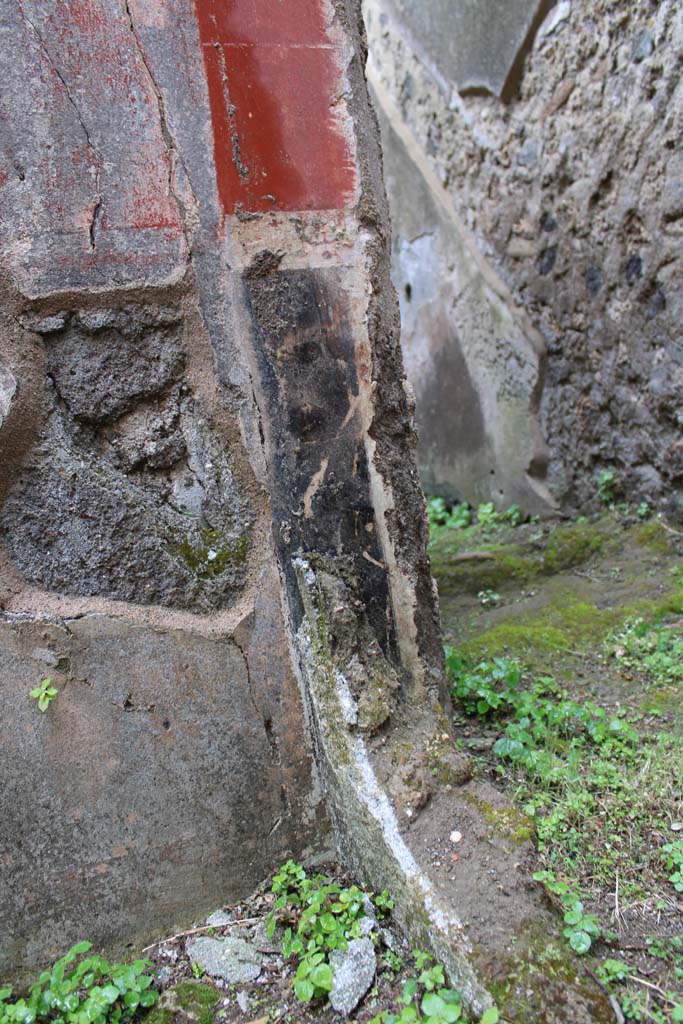 IX.5.18 Pompeii. May 2019. Room d, south east corner, on left.
Foto Christian Beck, ERC Grant 681269 DÉCOR.