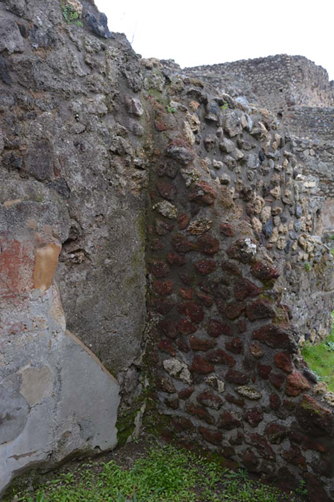 IX.5.18 Pompeii. March 2018. Room “g”, north-east corner. 
Foto Annette Haug, ERC Grant 681269 DÉCOR.

