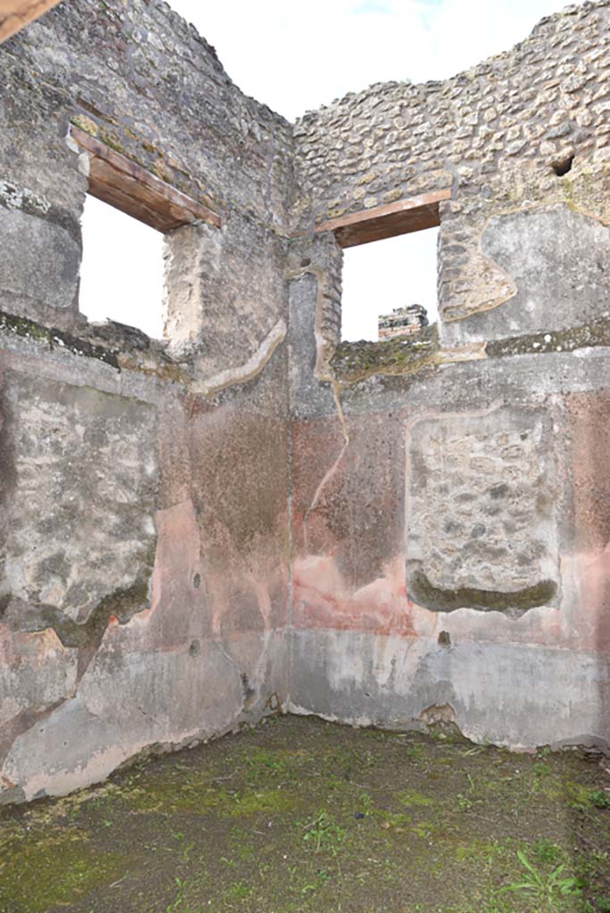 IX.5.18 Pompeii. March 2018. Room “e”, looking towards south-west corner of cubiculum.
Foto Annette Haug, ERC Grant 681269 DÉCOR.