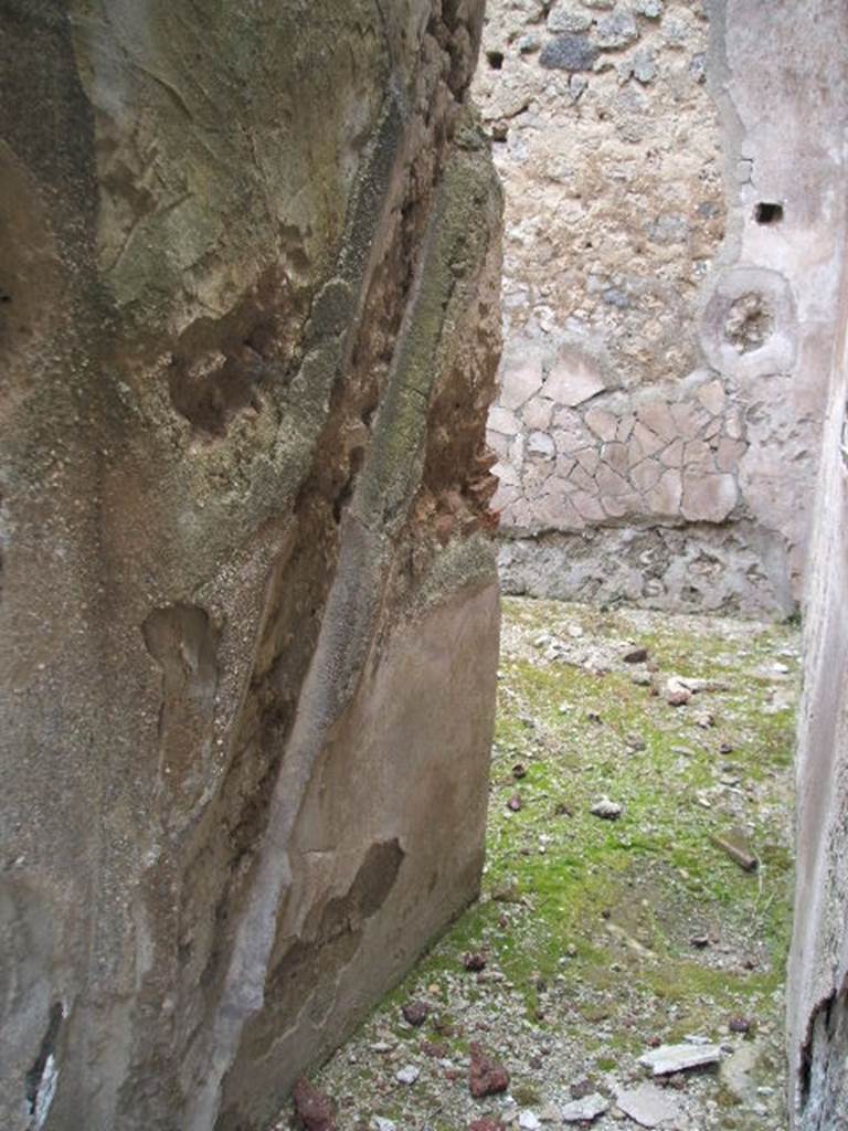 IX.5.19 Pompeii. May 2005. Looking east along line of stairway