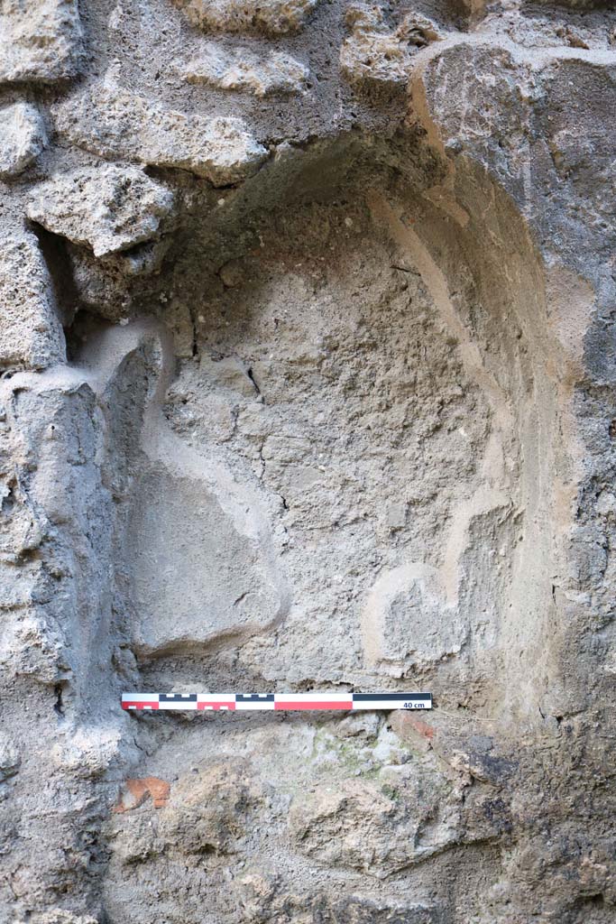 IX.6.2 Pompeii. December 2018. Detail of niche set into north wall. Photo courtesy of Aude Durand.