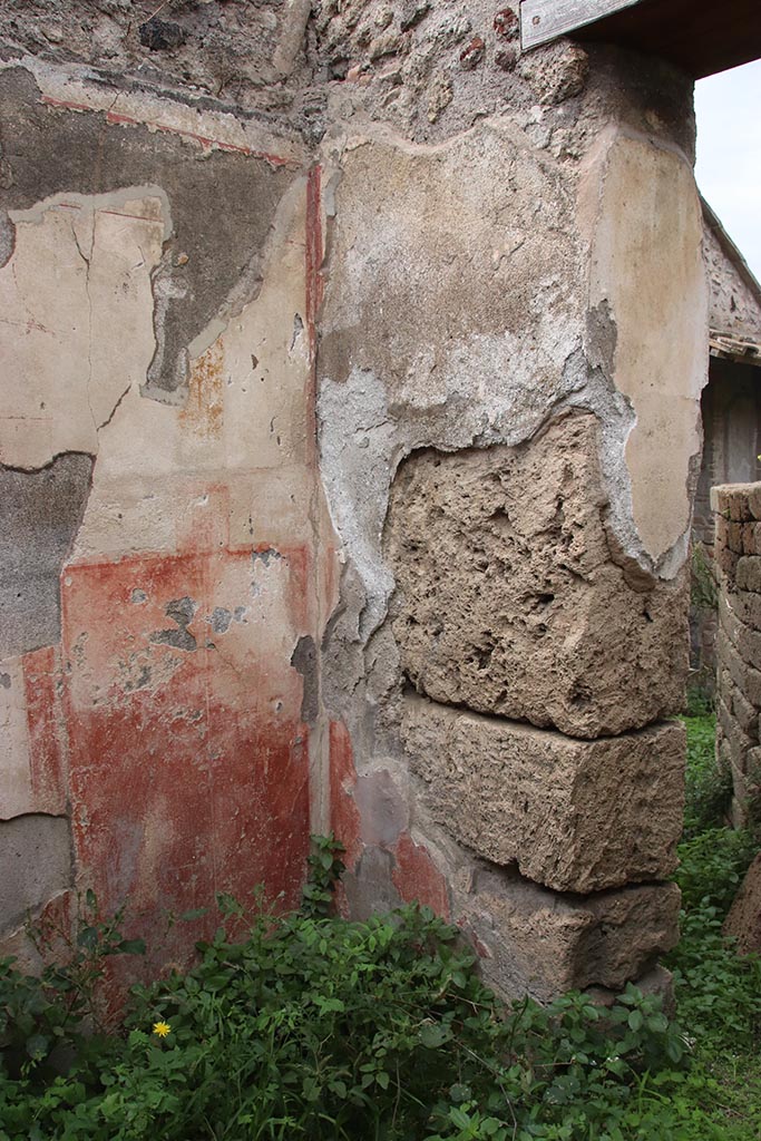 IX.7.16 Pompeii. October 2024.
Room “c”, north-west corner and doorway to atrium. Photo courtesy of Klaus Heese.
