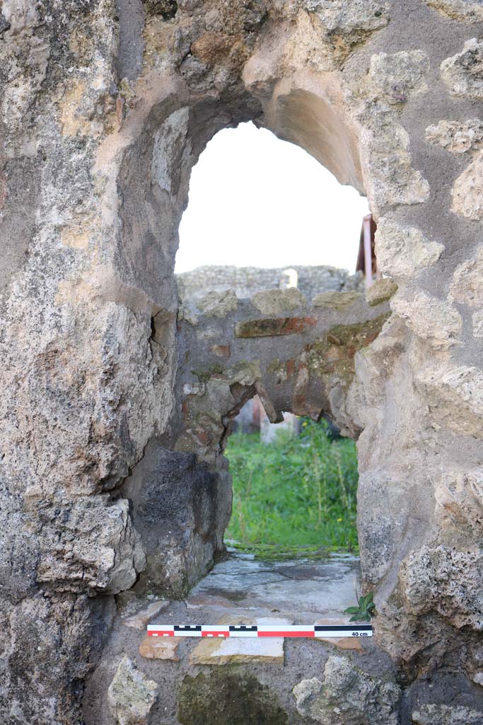 IX.2.24 Pompeii. December 2018.
Detail of arched niche, looking south. Photo courtesy of Aude Durand.