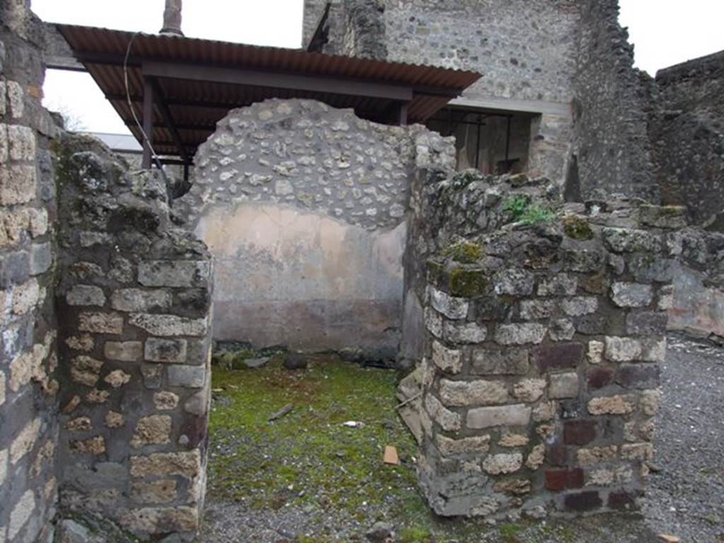 IX.8.6 Pompeii. March 2009. Doorway to Room 53 of IX.8.3. Looking south.